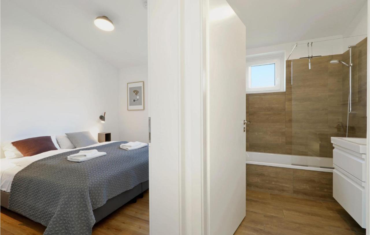 Stunning Home In Lembruch-Duemmer See With Sauna Buitenkant foto